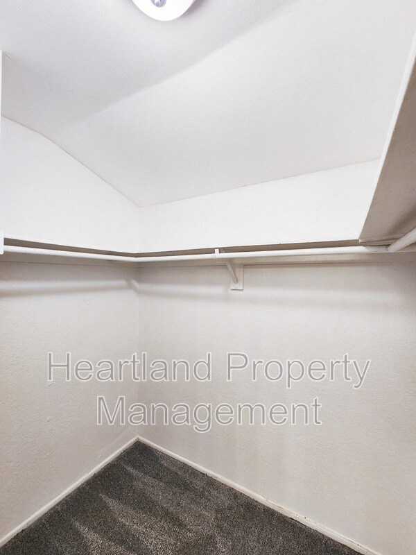 Building Photo - 7302 Alicante Rd