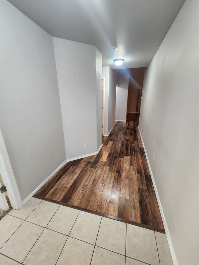 Building Photo - SINGLE FAMILY HOME IN HORSEHAVEN PLACE