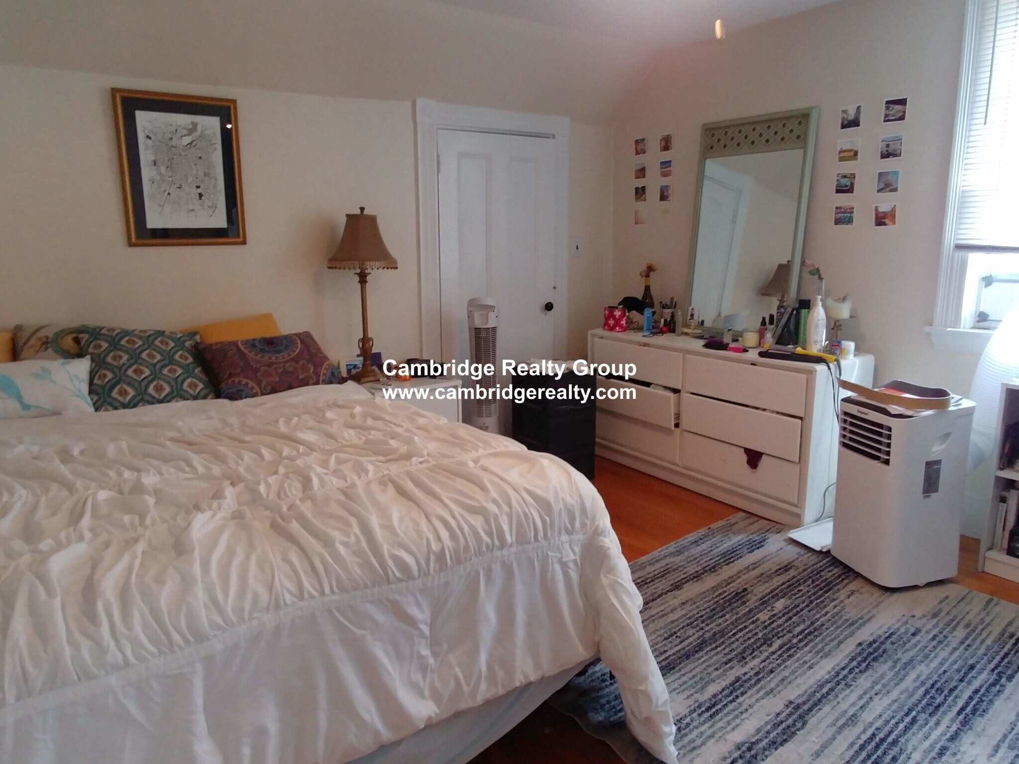 Building Photo - 1541 Cambridge St