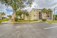 Building Photo - 1820 SW 81st Ave