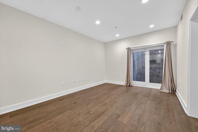 Building Photo - 1412 Chapin St NW