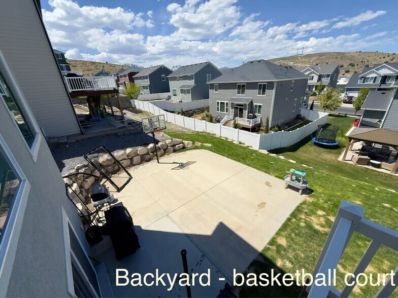 Building Photo - 2693 E Gambel Oaks Dr