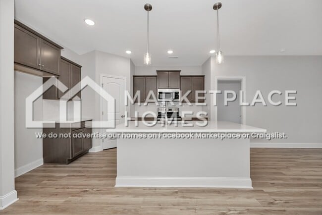 Building Photo - 129 Rose Vly Dr