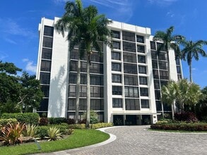 Building Photo - 6797 Willow Wood Dr