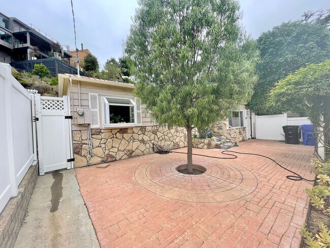 Building Photo - 3275 Ibis St