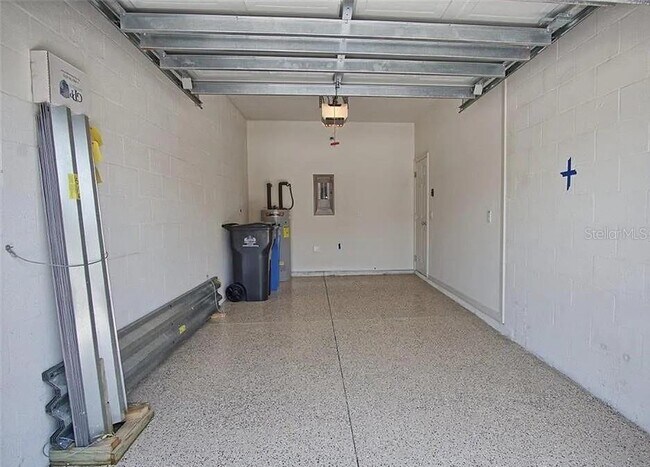 Building Photo - 7026 Woodchase Glen Dr