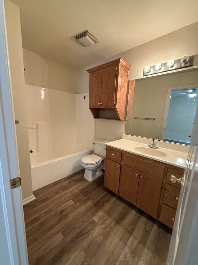 Building Photo - 5521 W 7th Ave