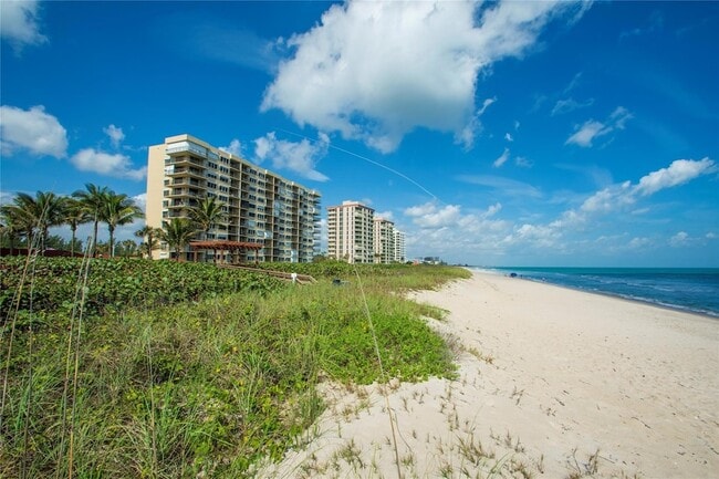 Building Photo - 4250 N Hwy A1A