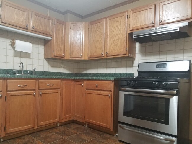 Building Photo - PRE-LEASING- AVAILABLE JUNE 10TH- 4 Bedroom/ 2 Bathroom Home
