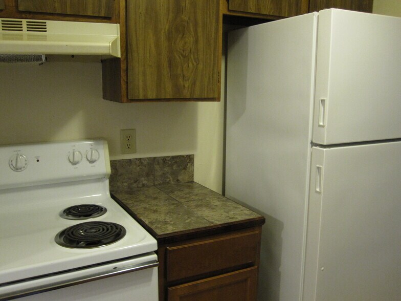 Building Photo - 104 Stanford Dr