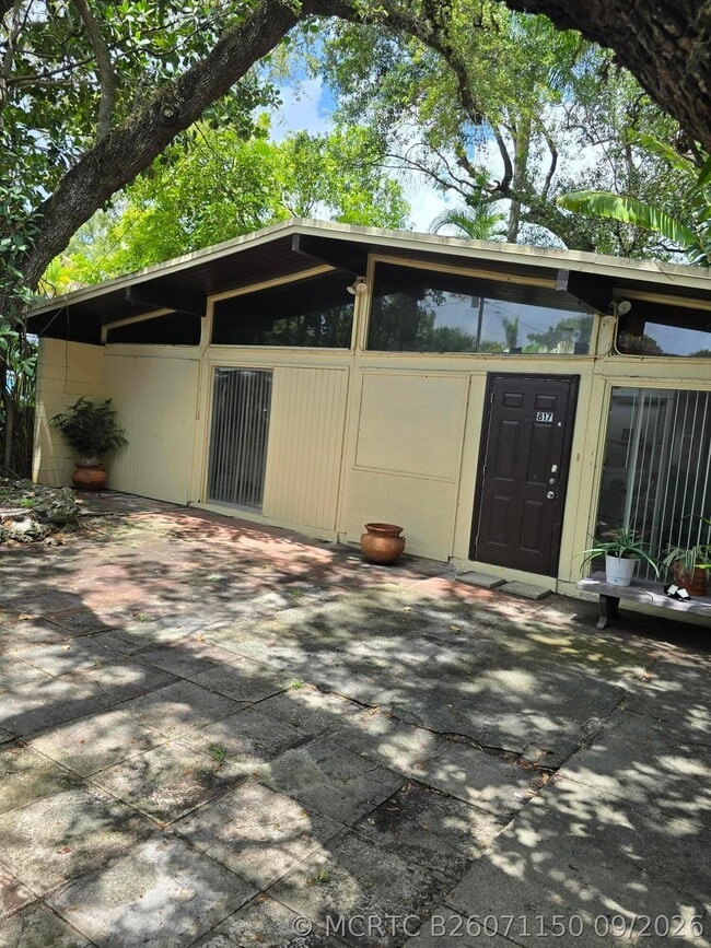 Building Photo - 817 W Las Olas Blvd