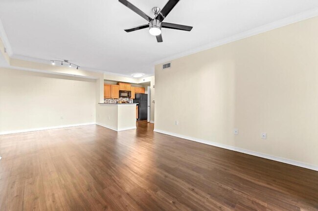 Building Photo - 15105 Michelangelo Blvd