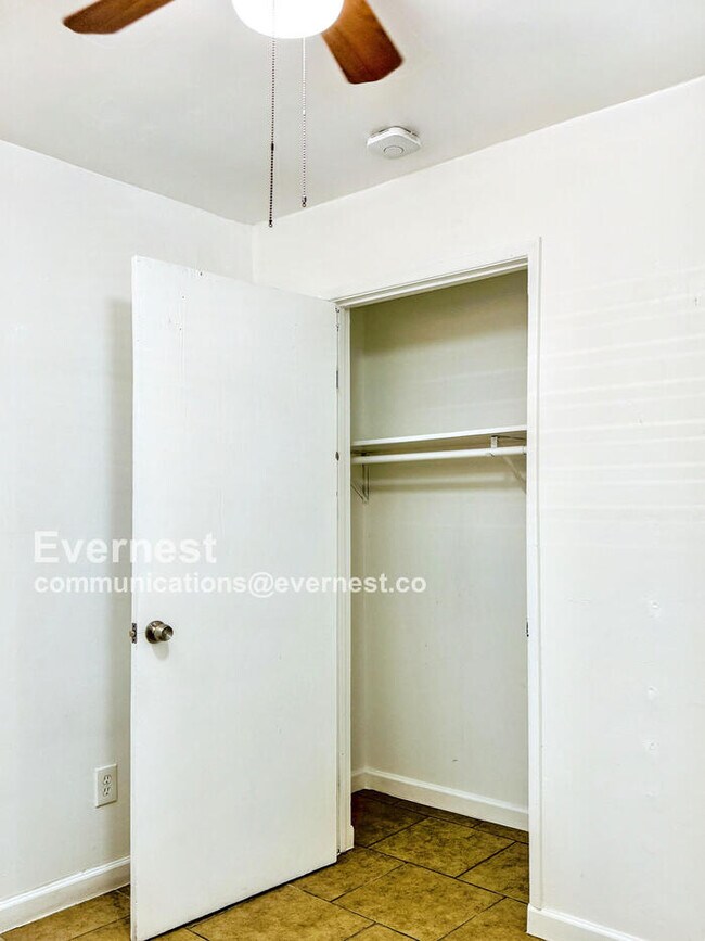 Building Photo - 1625 W Buckeye Ln