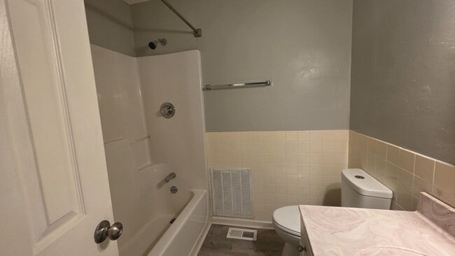 Building Photo - Beautiful Home Now For Lease