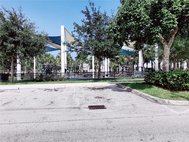 Building Photo - 805 NW 3rd Terrace