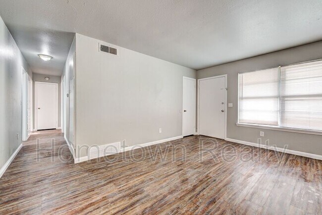 Building Photo - 1308 Mcdonald Dr