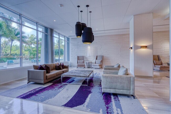 Building Photo - 100 Bayview Dr