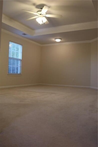 Building Photo - 607 Hidden Close