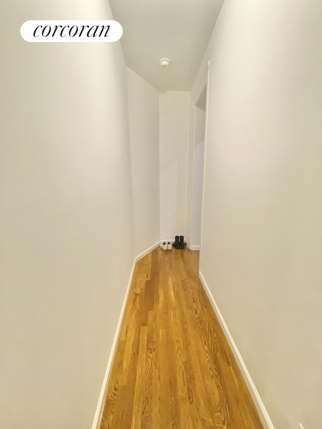 Building Photo - 413 E 70th St