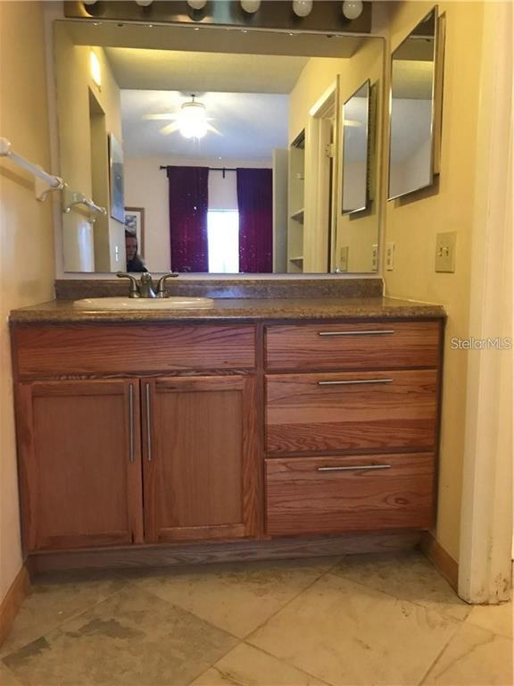 Building Photo - 4559 Lakeway Dr