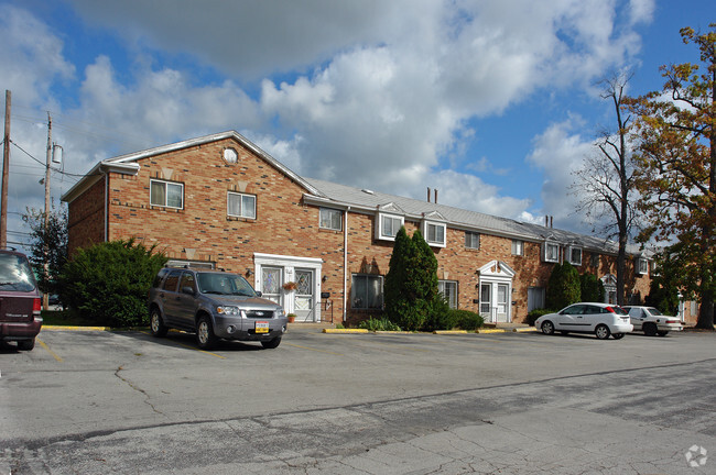 Building Photo - Colonial Colony Townhouses