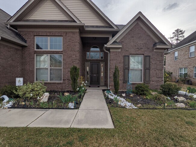 Building Photo - Fabulous 1 level home coming soon in July!!