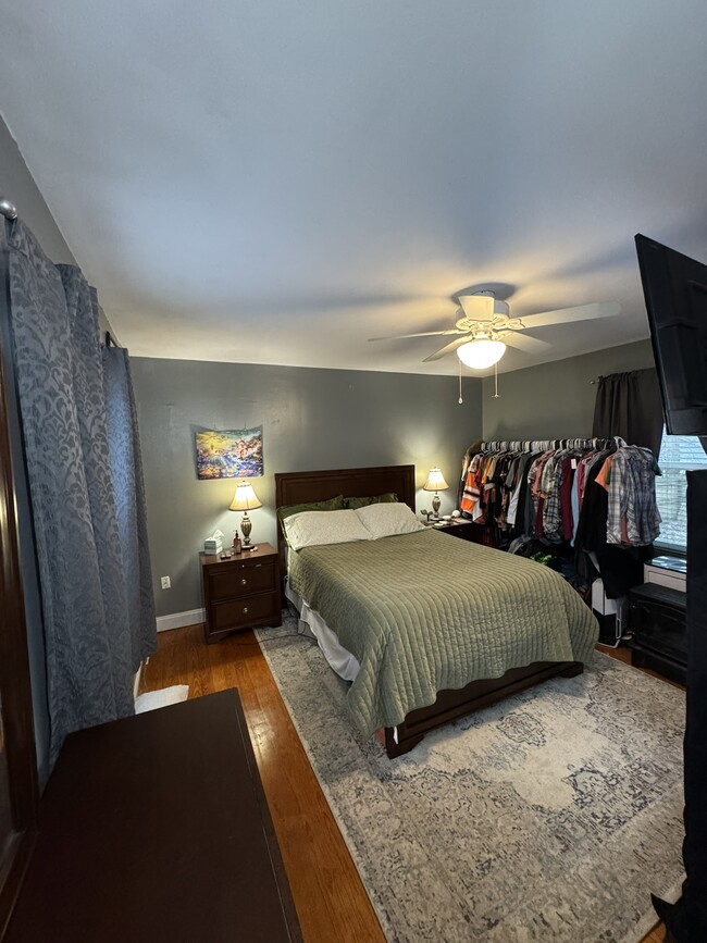 Master Bedroom - 2406 Highland Dr