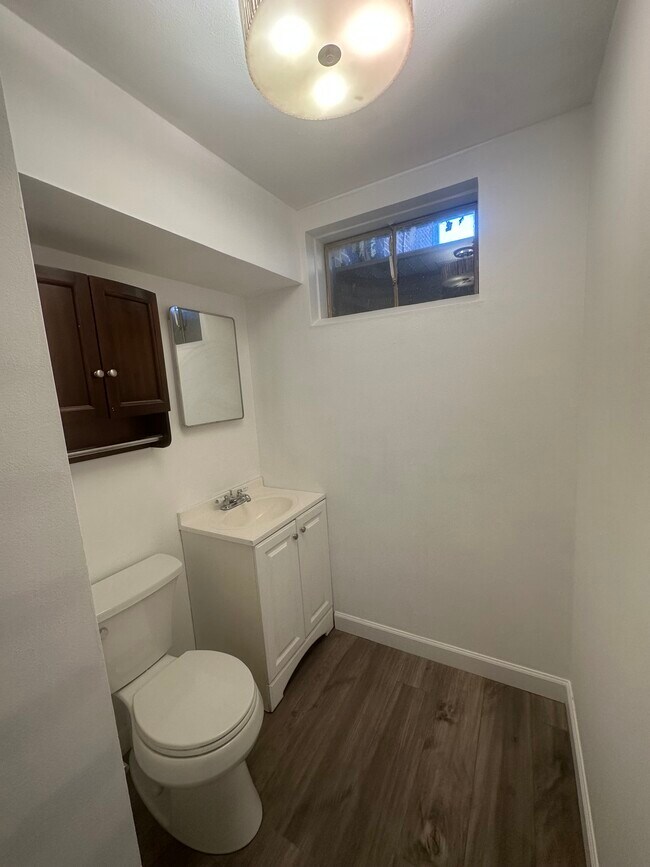 Building Photo - 10944 Larry Dr