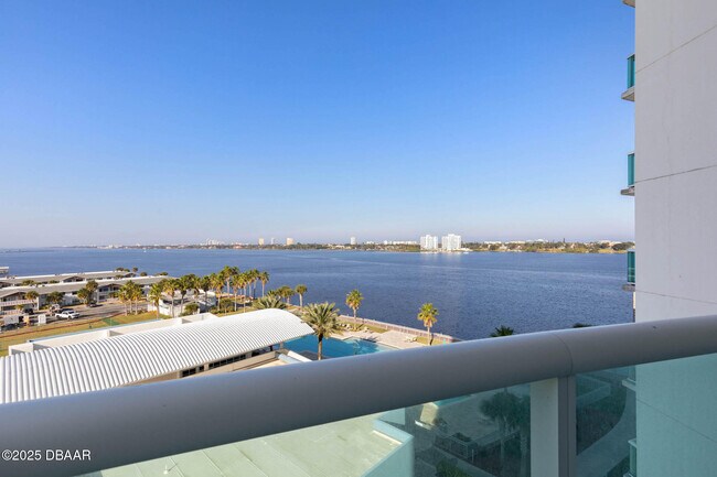 Building Photo - 241 Riverside Dr