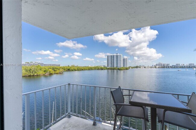 Building Photo - 16546 NE 26th Ave