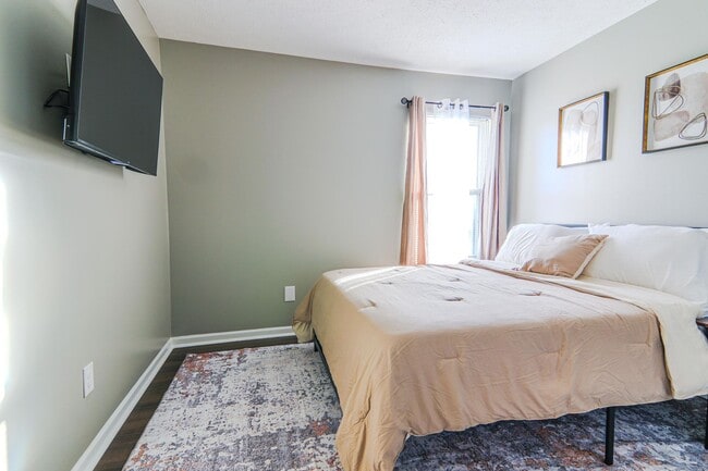 Building Photo - Fort Harrison State Park 4Bed Spacious Retreat