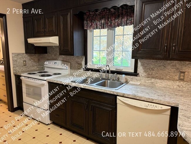 Building Photo - 2 Perri Ave