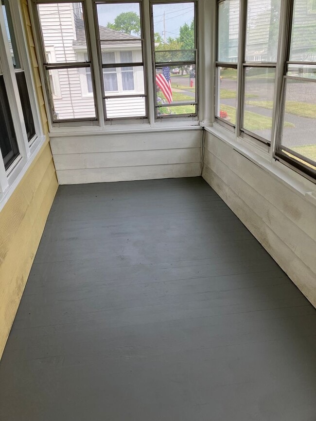 Building Photo - Spacious 3 Bed 1 Bath with Large Garage