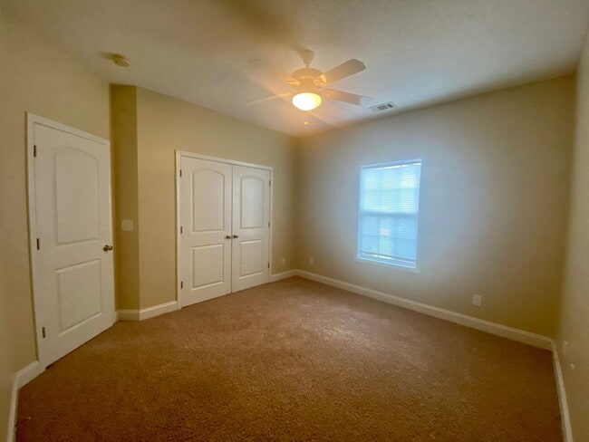 Building Photo - 102 Bryce Dr