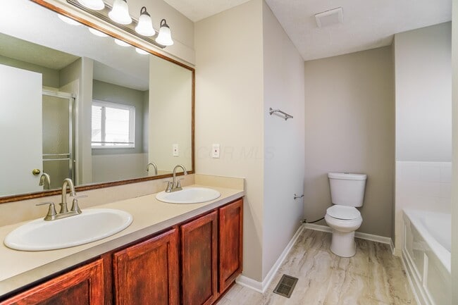 Building Photo - 458 Pruden Dr