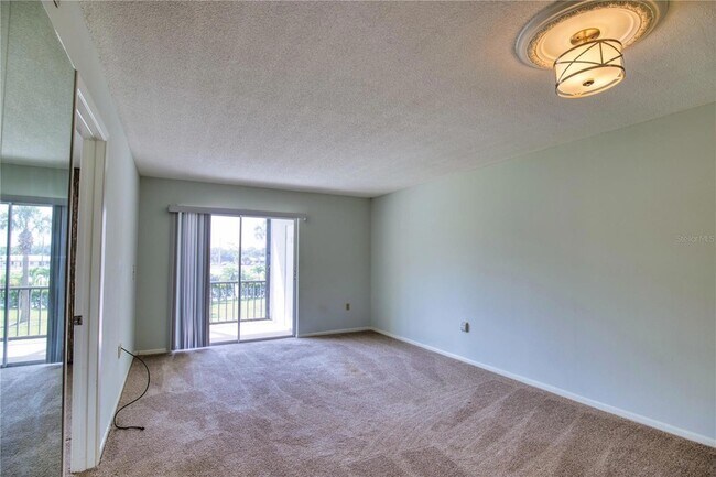 Building Photo - 102 Capri Isles Blvd