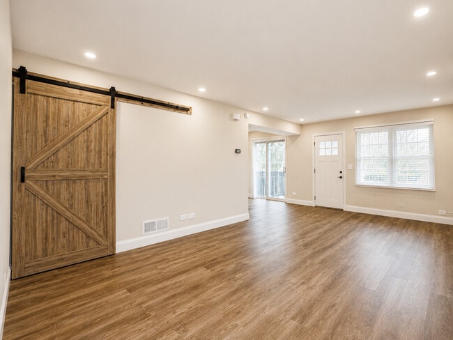 Building Photo - 311 Milton Ct