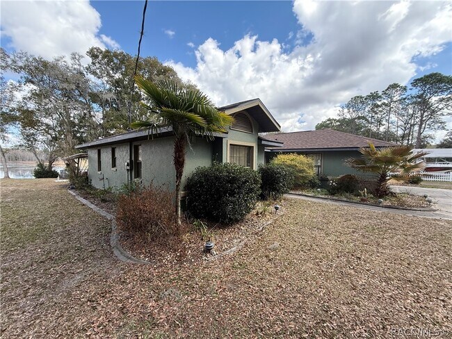 Building Photo - 2235 W Springlake Dr