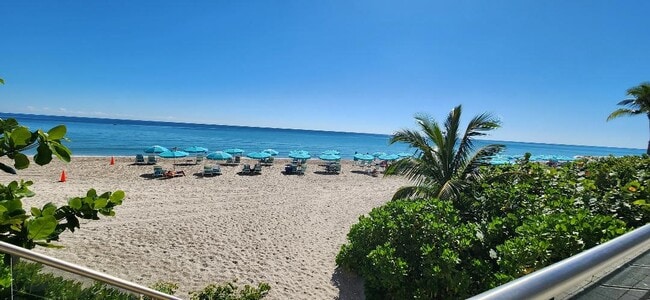 lounge beach charis - 2501 S Ocean Dr