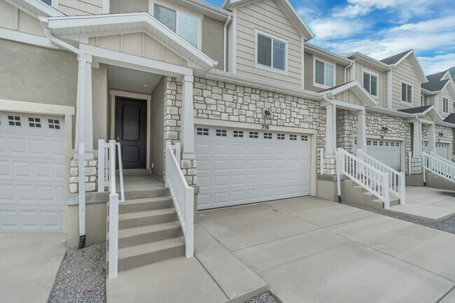 Building Photo - 716 S 4500 S