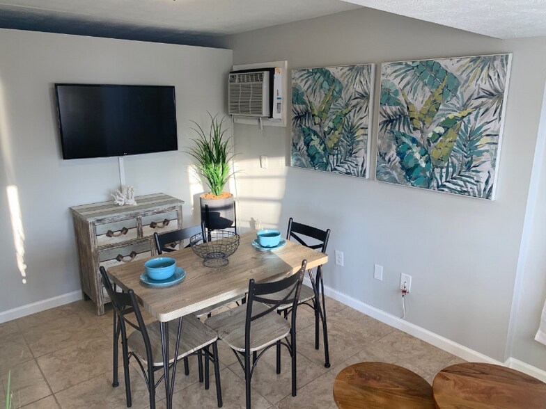 Building Photo - 13811 S Indian River Dr