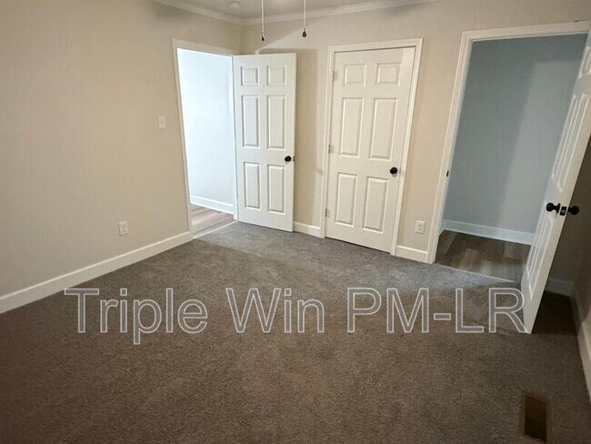 Building Photo - 8010 Westwood Ave