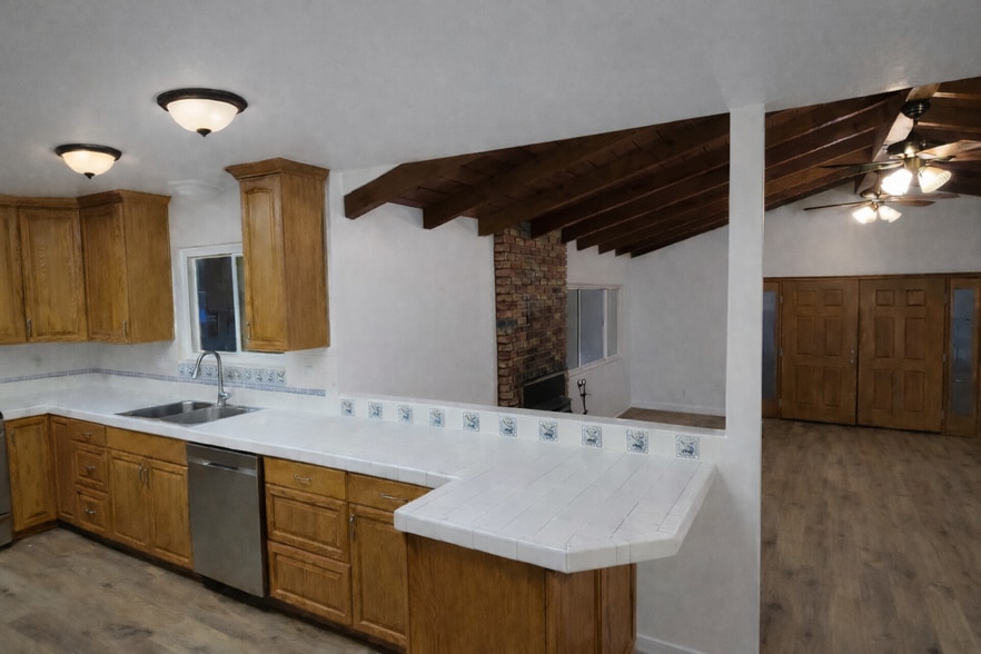 Building Photo - 434 Summerhill Ct