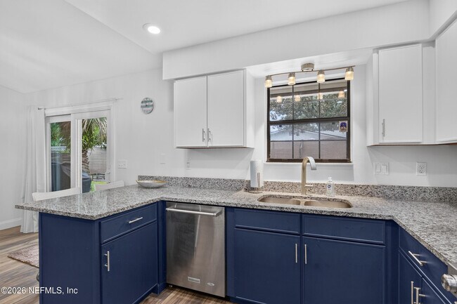 Building Photo - 374 Orchis Rd