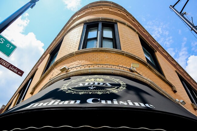 1404 W Taylor St (corner Taylor & Loomis streets) - Harris Point Chicago