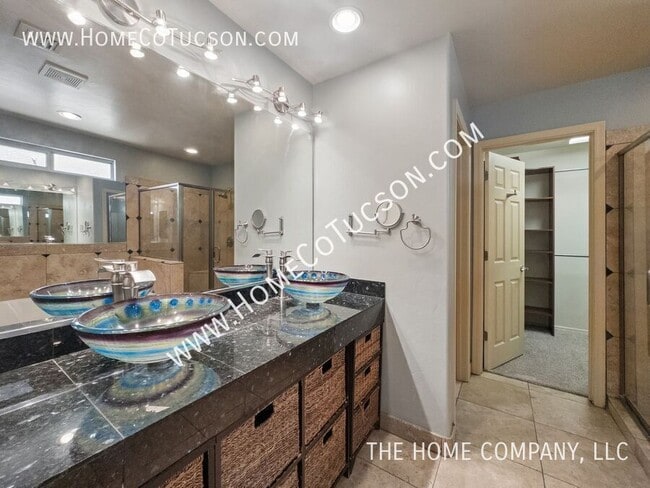 Building Photo - 5749 E Bellow Ln