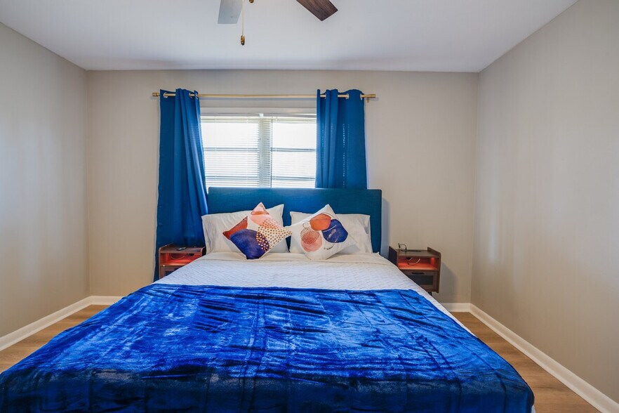 Building Photo - 214 Cactus St