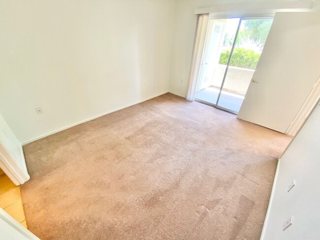 Building Photo - LOVELY 2 BEDROOM, 2 BATHROOM FIRST FLOOR C...