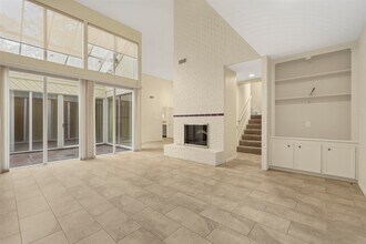Building Photo - 10125 Valley Forge Dr