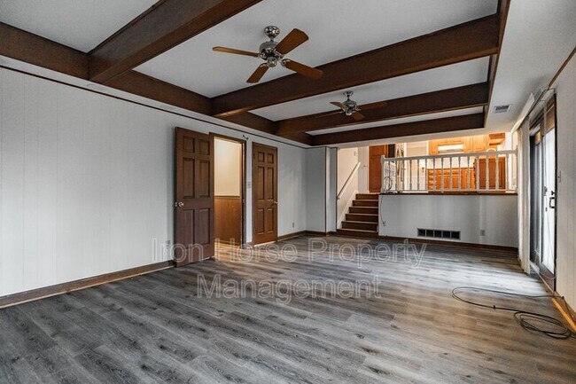 Building Photo - 265 Ponderosa Dr